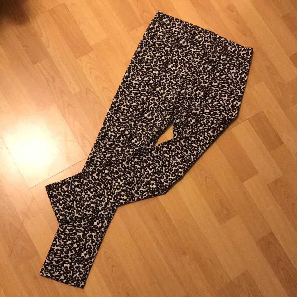Stretchy leopard H&M pants